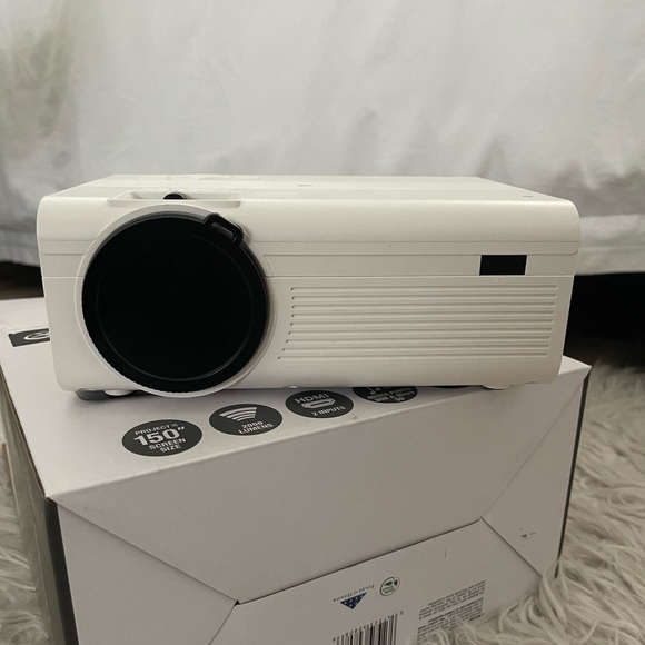 GPX mini projector with Bluetooth - Picture 7 of 9